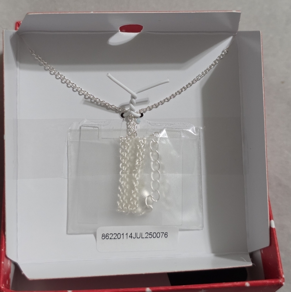 Disney Lilo Holiday Necklace - Picture 6 of 6
